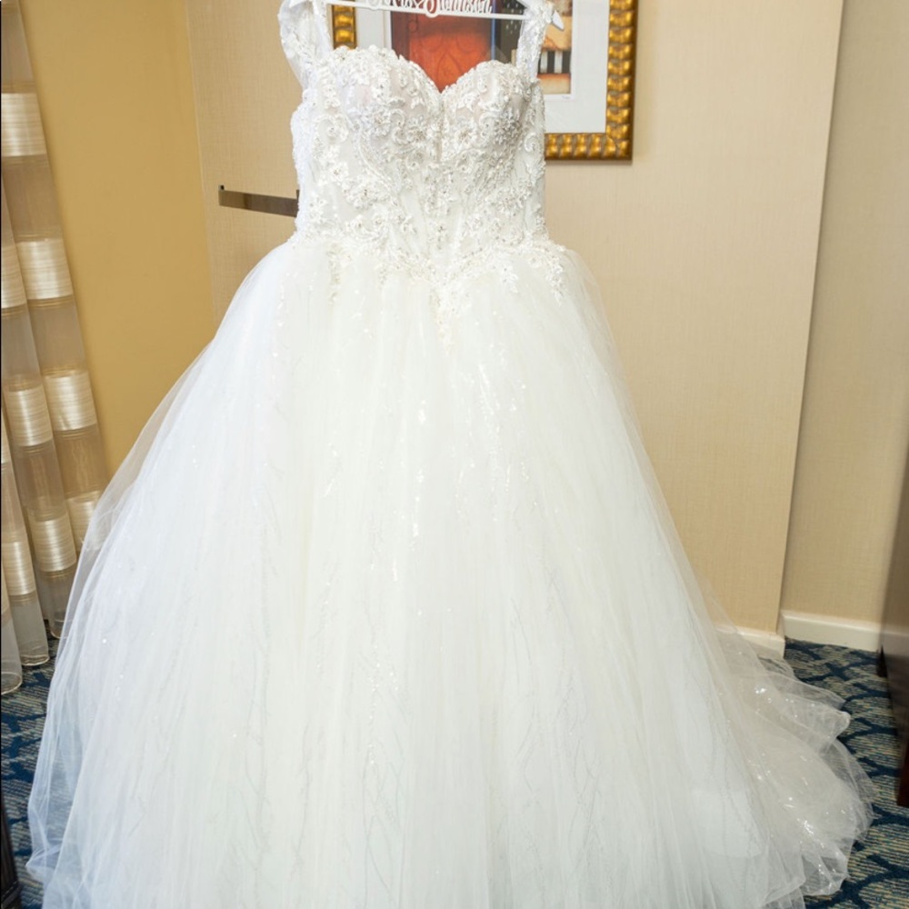 Princess wedding ball gown - Picture 9 of 9